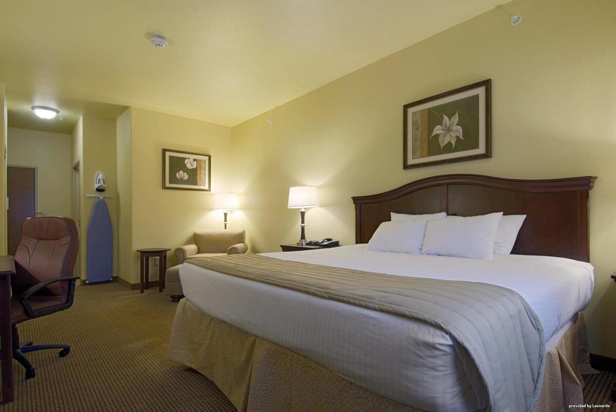 Best Western Plus Sweetwater Inn & Suites Room photo
